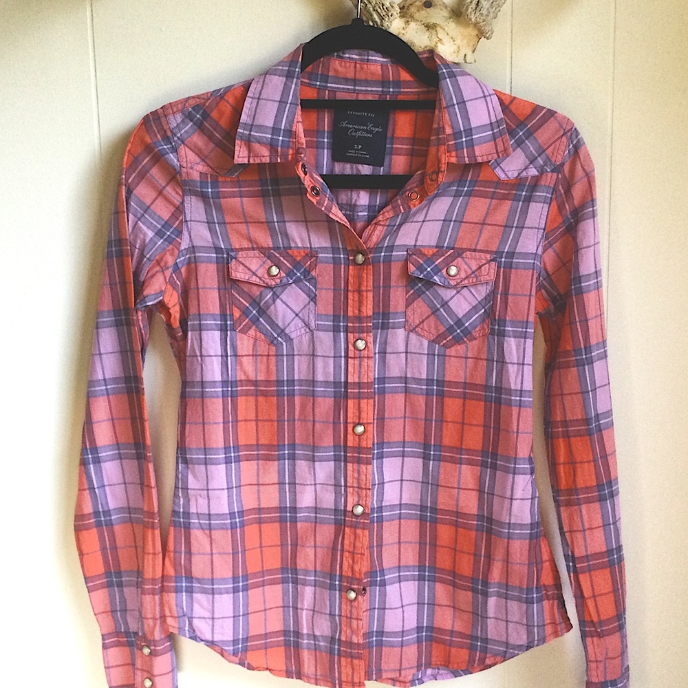 American Eagle Plaid Button Down Shirt